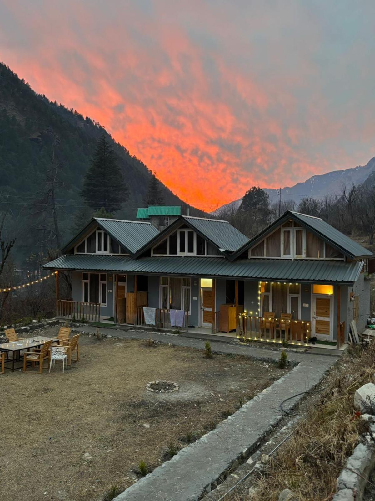Jumboz Cabin Kasol Buitenkant foto